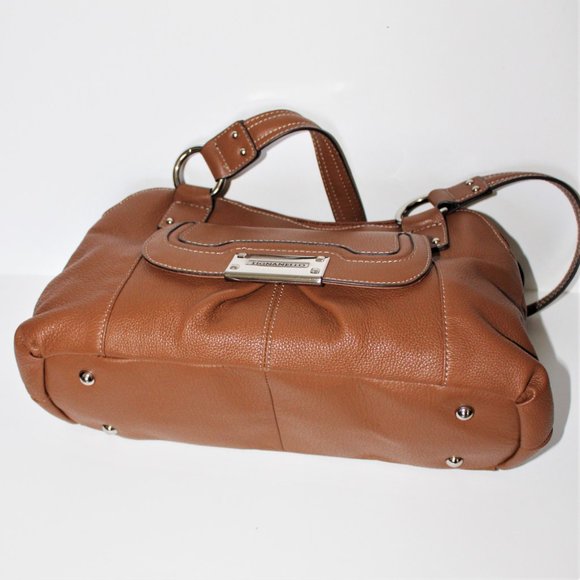 Tignanello Tan Leather Shoulder Bag - Picture 3 of 8